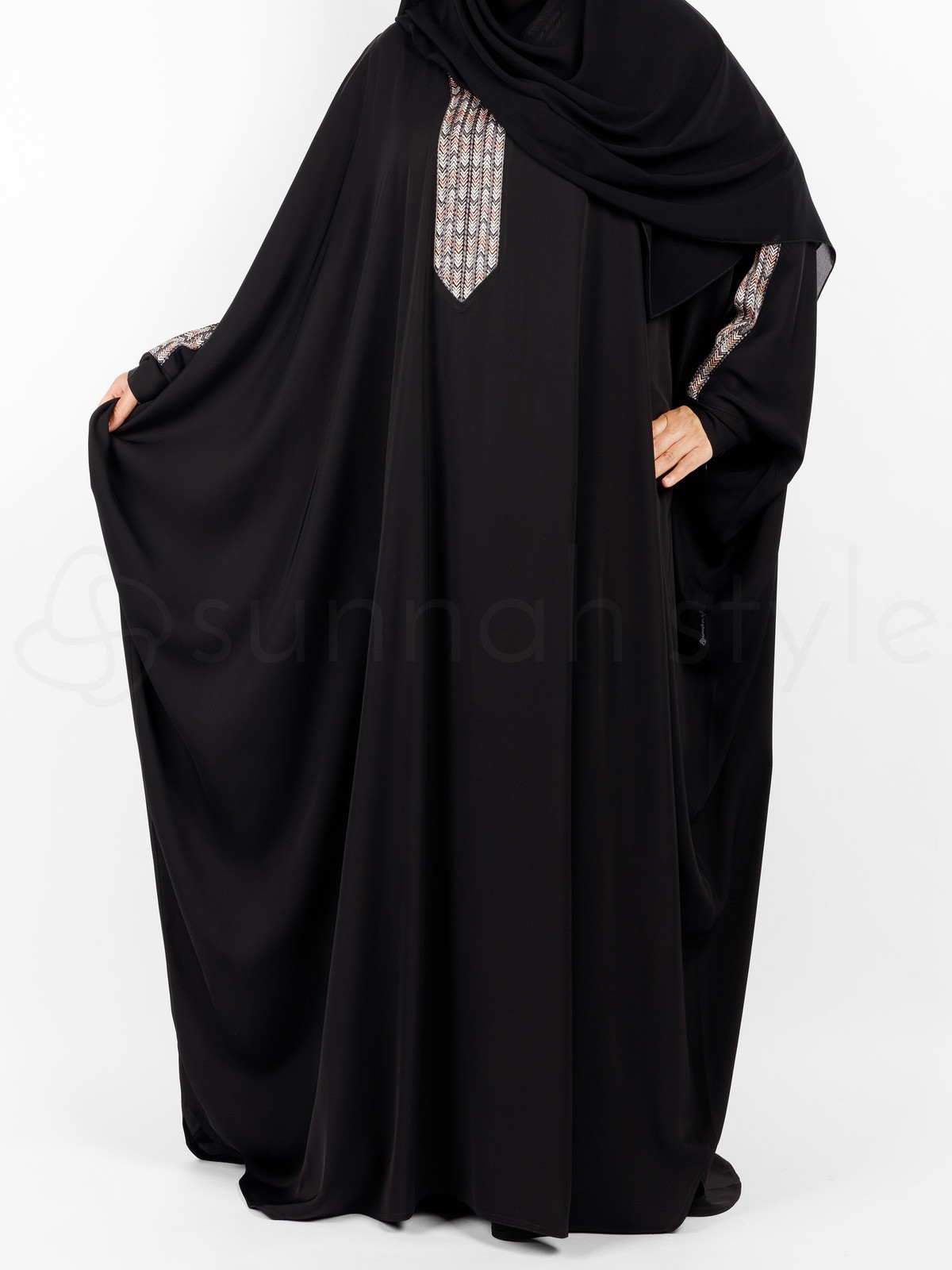 Sunnah Style - Chevron Embroidered Bisht Abaya (Black)