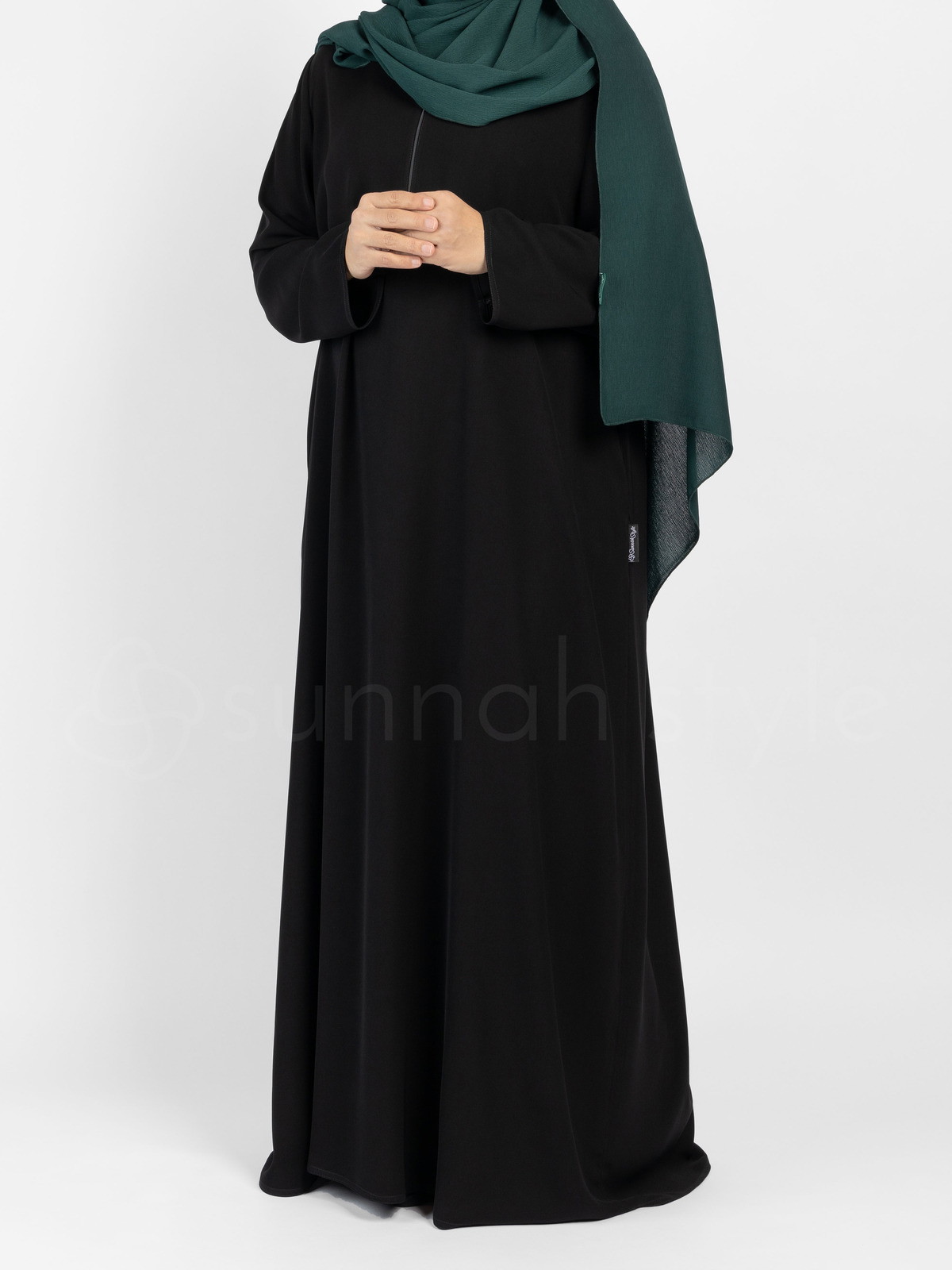 Essentials Closed Abaya (Black)